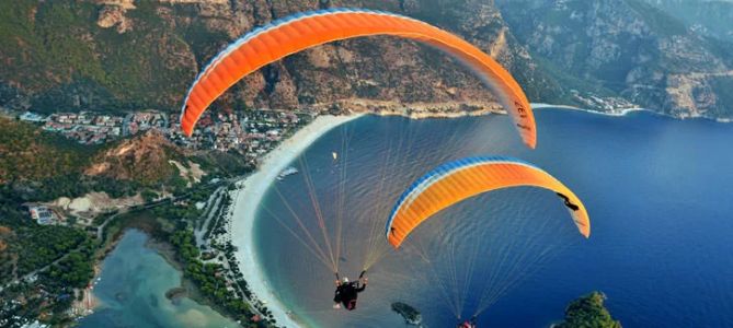 Best Places for Paragliding Around the World